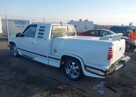 1997 Chevrolet C1500 Fleetside from USA, damaged, VIN 2GBEC19R2V1116045